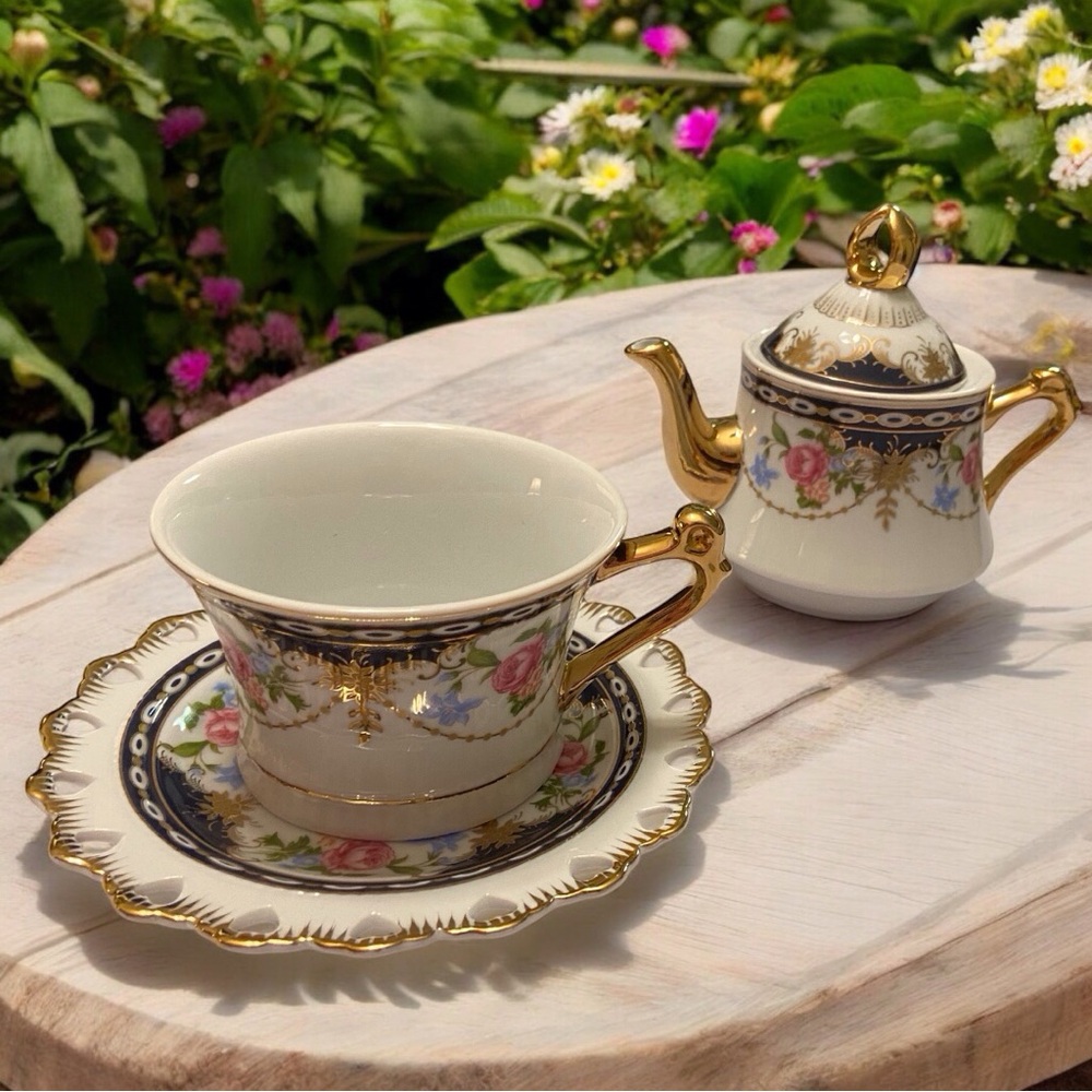 Vintage Sorelle Hand-Painted Porcelain Tea-Cup and Pot Set 1960s (Boxed) - Picture 3 of 13